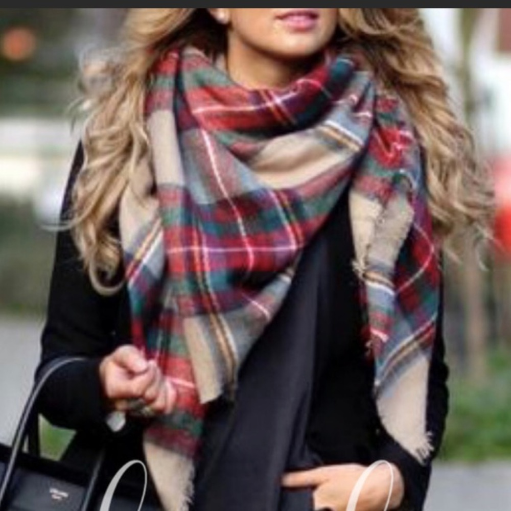 Plaid scarf. NWT RED, green, beige, winter, fringe Christmas, fall - Picture 1 of 12